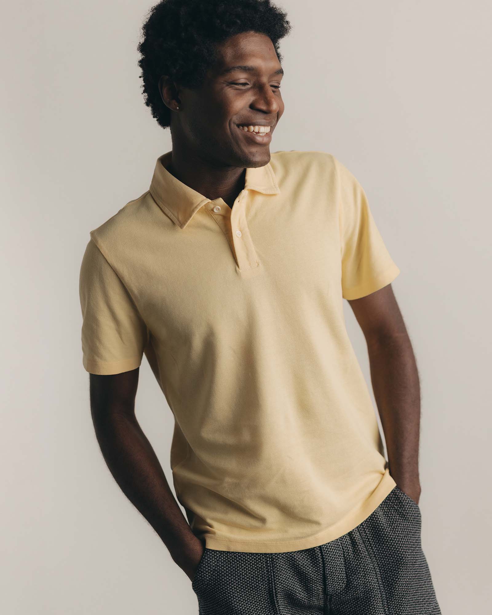 The Cotton Hemp Polo in Straw Pique - Image 2