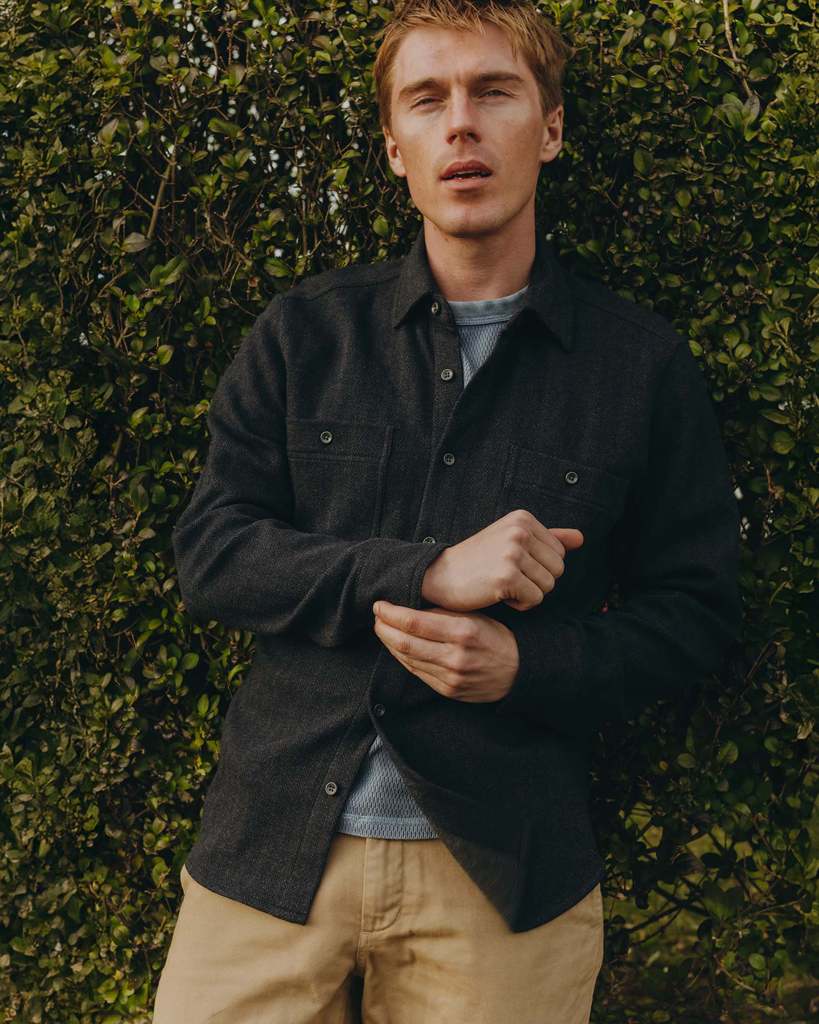 The North Shore Knit Shirt in Heather Navy - Image 2