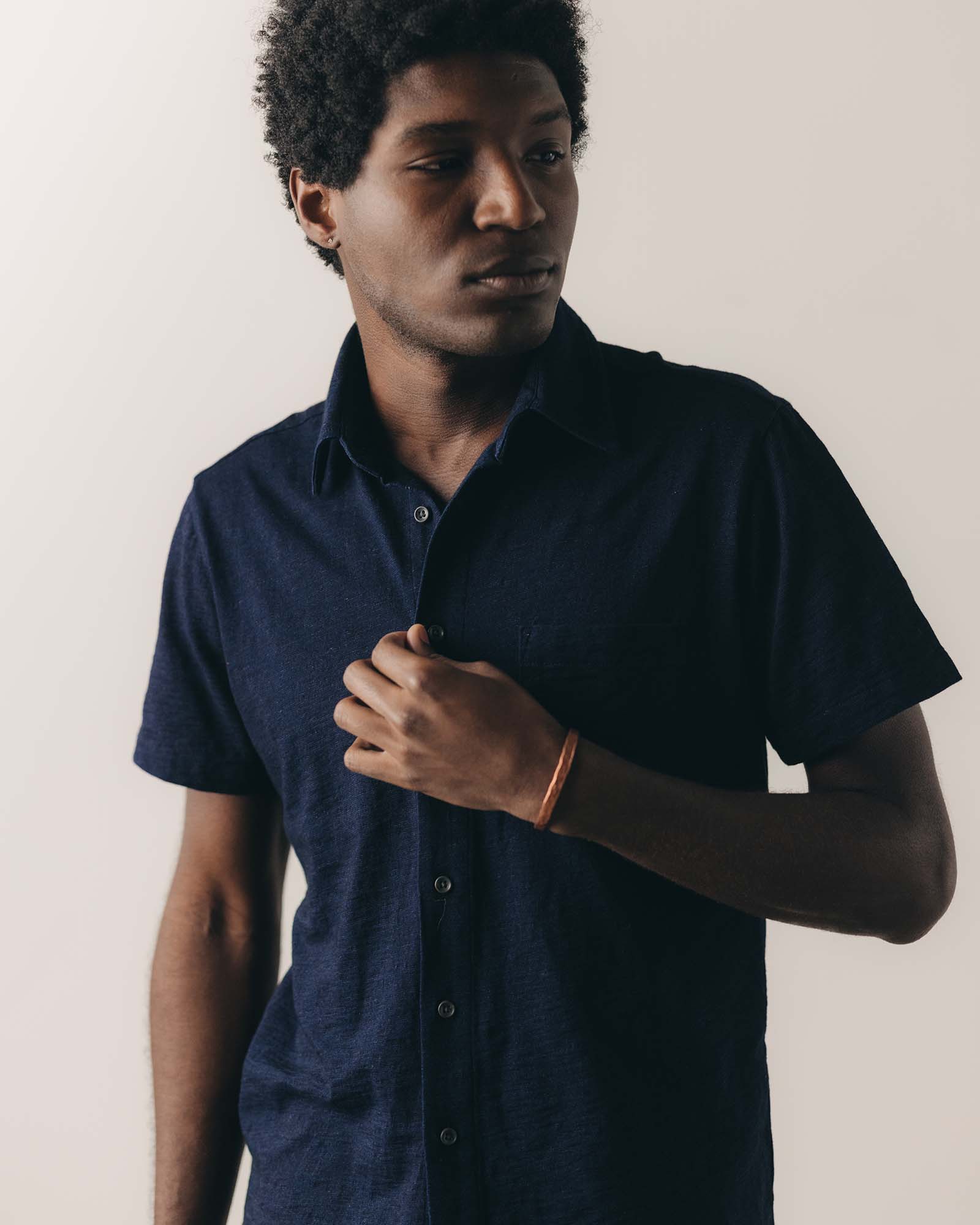 The Short Sleeve California in Rinsed Indigo Slub - Image 2