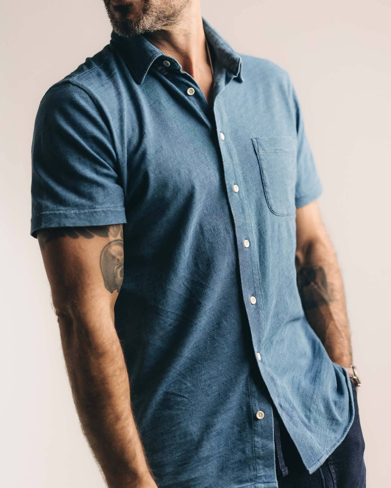 The Short Sleeve California in Washed Indigo Slub - Image 2